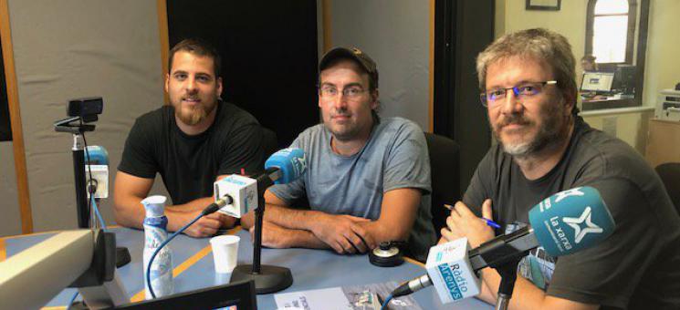 Sergi Pou, Carles Tobella y Pep Arcos durante la tertulia de El Far Tertulia en Radio Arenys