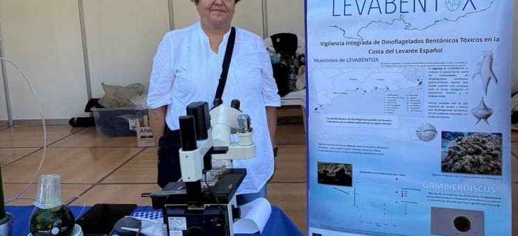 Margarita Fernández-Tejedor en la Semana de la Ciencia y la Tecnología. Margarita Fernández-Tejedor en la Semana de la Ciencia y la Tecnología.