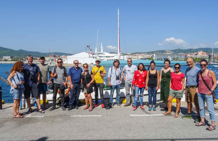 Equipo ZEPAMED y periodistas tras la salida al mar Vista de periodistas a ZEPAMED