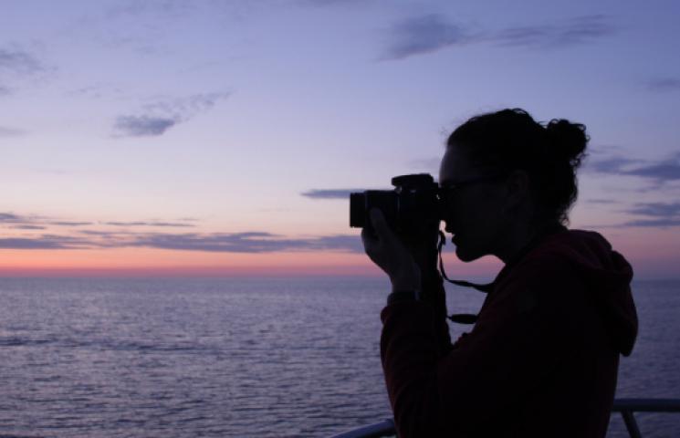 La bióloga y el pescador Trabajando en el mar