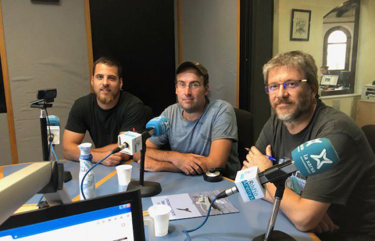 Sergi Pou, Carles Tobella y Pep Arcos durante la tertulia de El Far Tertulia en Radio Arenys