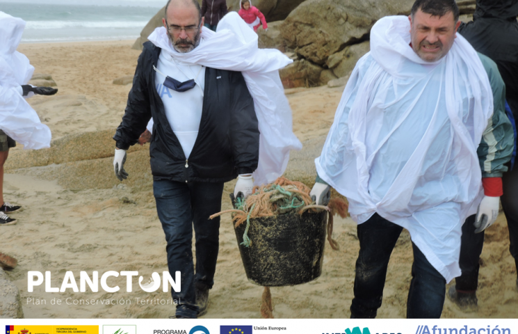 Limpieza de playas en Corrubedo