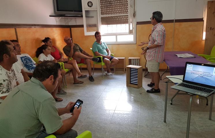 Pedro Martínez Baños explica los prototipos que estamos usando en ASAPEMM para el triaje en la pesca del langostino y la importancia de devolver los descartes de la pesca de forma rápida y efectiva al mar para su supervivencia.